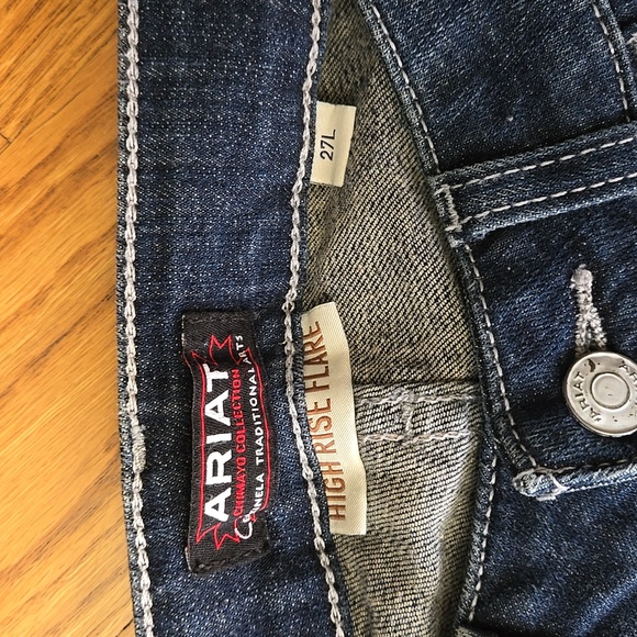Ariat High Rise Flare Jeans, Womens Size 27 Long - Picture 2 of 13